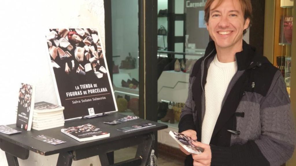 Salva Solano Salmerón estrena en Murcia LA TIENDA DE FIGURAS DE&nbsp;PORCELANA